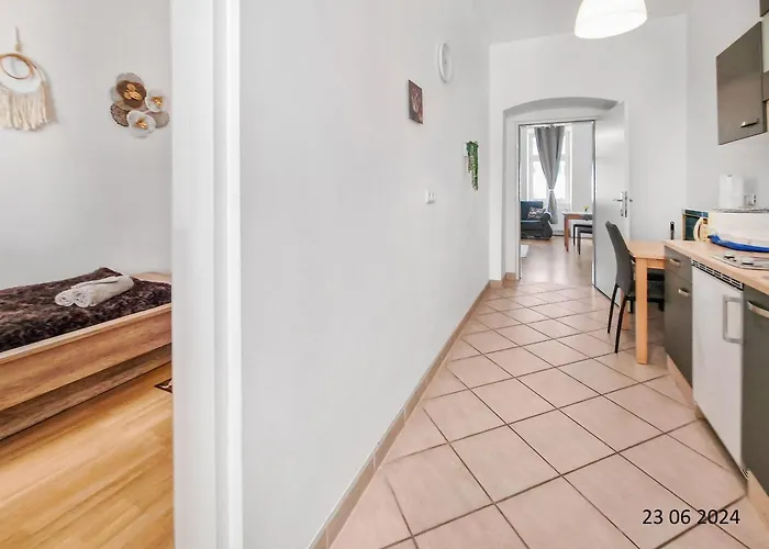 Elegant Three-bedroom *