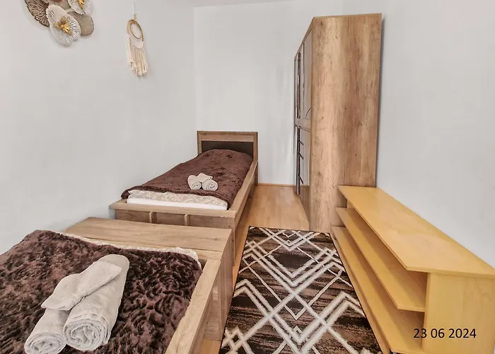 Elegant Three-bedroom Appartement