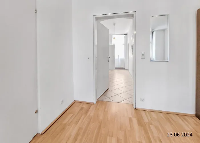 Elegant Three-bedroom *