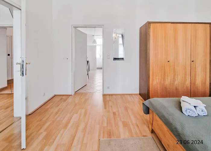Elegant Three-bedroom Вена